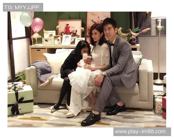 相差七岁姐弟恋甜蜜升级韩国国脚宋旻揆与女主播郭敏善喜结连理