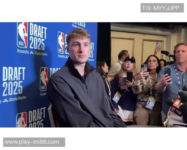 弗拉格巧妙制造东契奇犯规瞬间引发热议球迷直呼太戏剧化